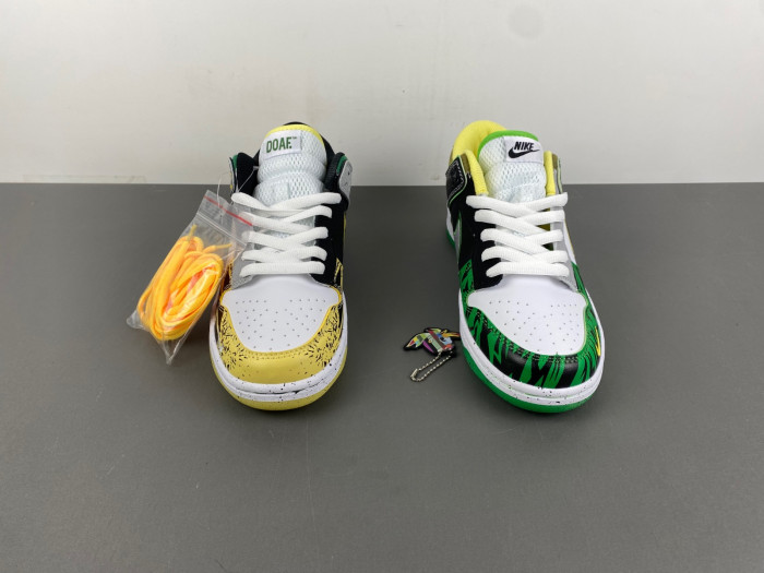 Dunk Low What the Duck University of Oregon Away PE HV1454-100