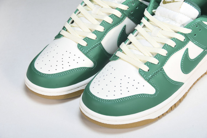 nike dunk low "green/gold" fb7173-131
