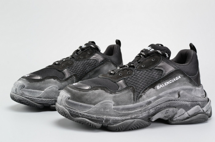 bl black triple s trainer w06g01001