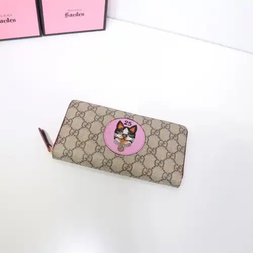 G*u*i brand handbags zip around wallet 1904g0007