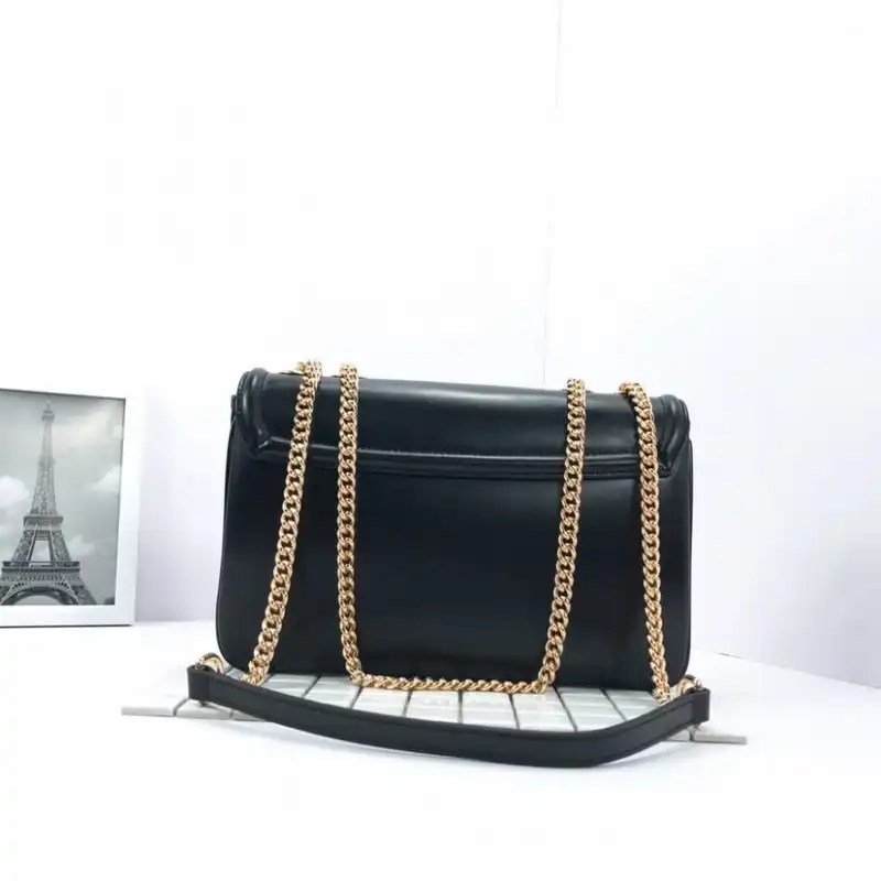 G*u*i bags 19b57b0021