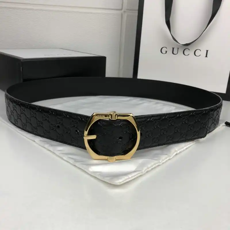 G*u*i s belt 2007xf0091