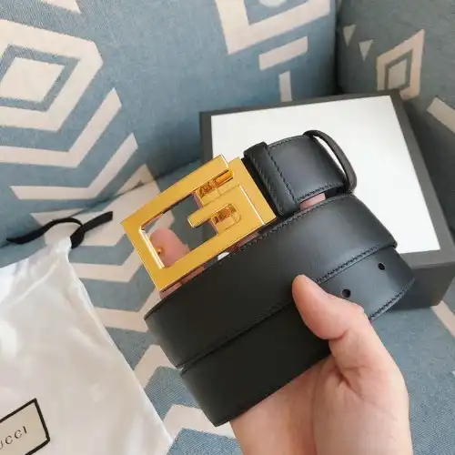 G*u*i s belt 2009xf0070