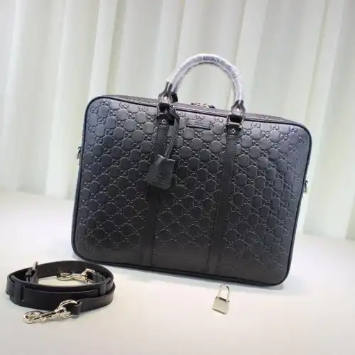 G*u*i briefcases 19gm0029