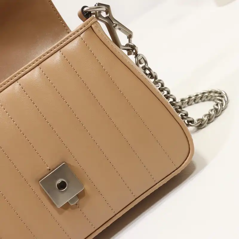 G*u*i bag 2112dj0004