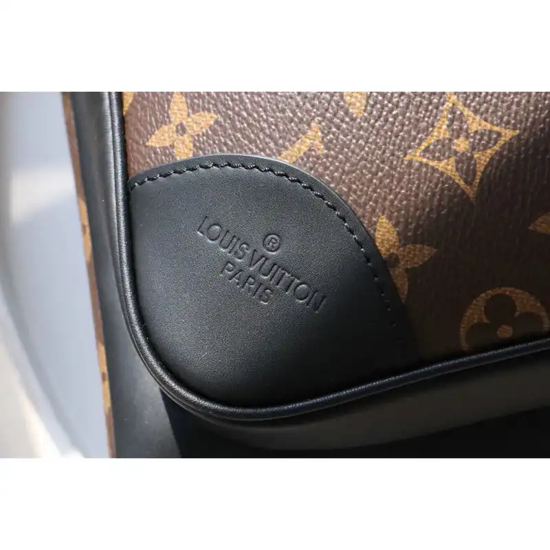 LV Bag 2201DJ0055