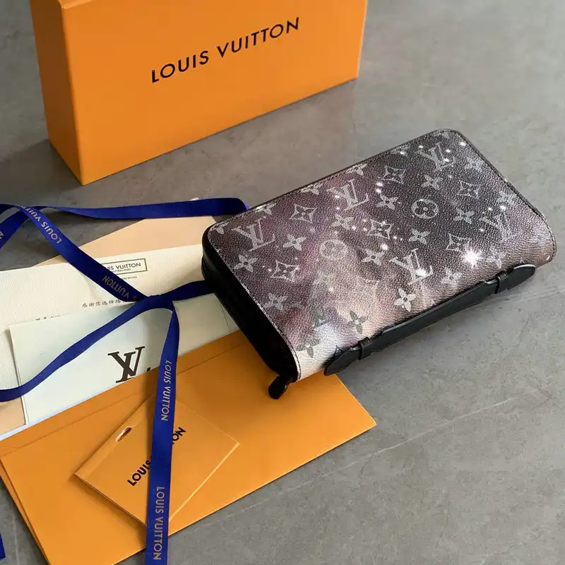 LV Bag 2209YZ0040