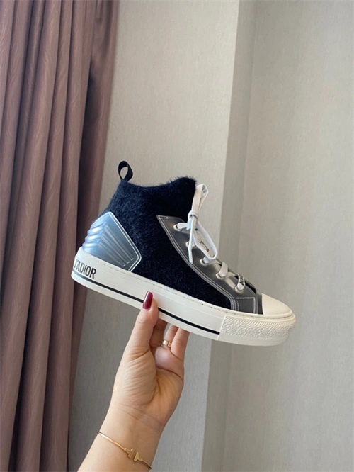 Packable DR Sneaker 1083