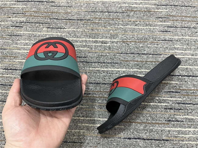 G*u*i slide zipup 421