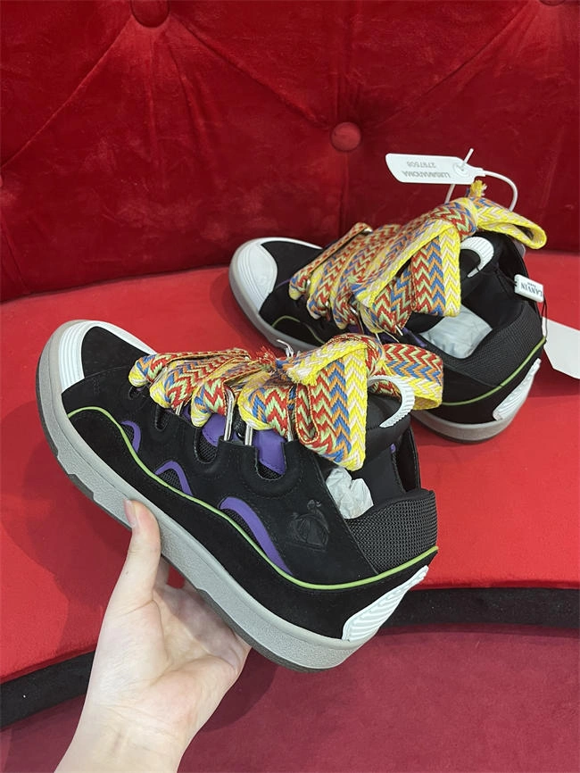 WellDesigned Lanvon Curb Sneaker 895