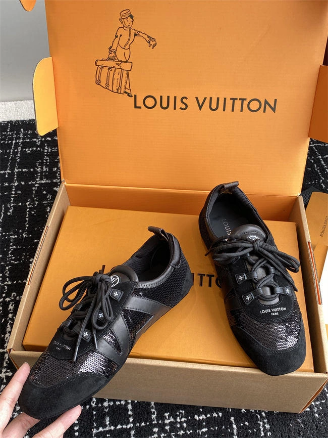 Contemporary Louis Vuitton 1660