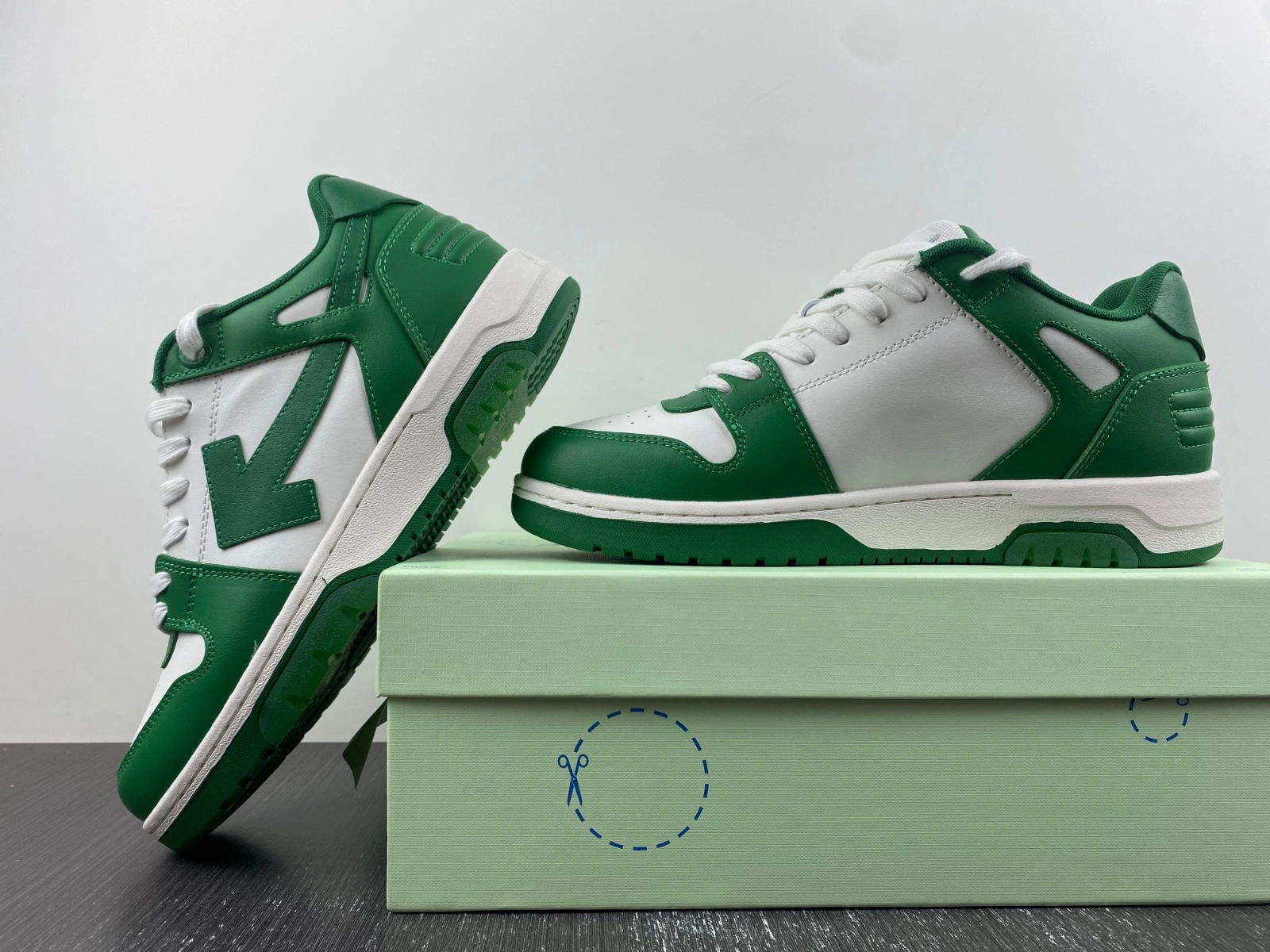 OFF-WHITE Out of Office Low Top Green Dirty White OMIA189R21LEA WeatherProof 3115