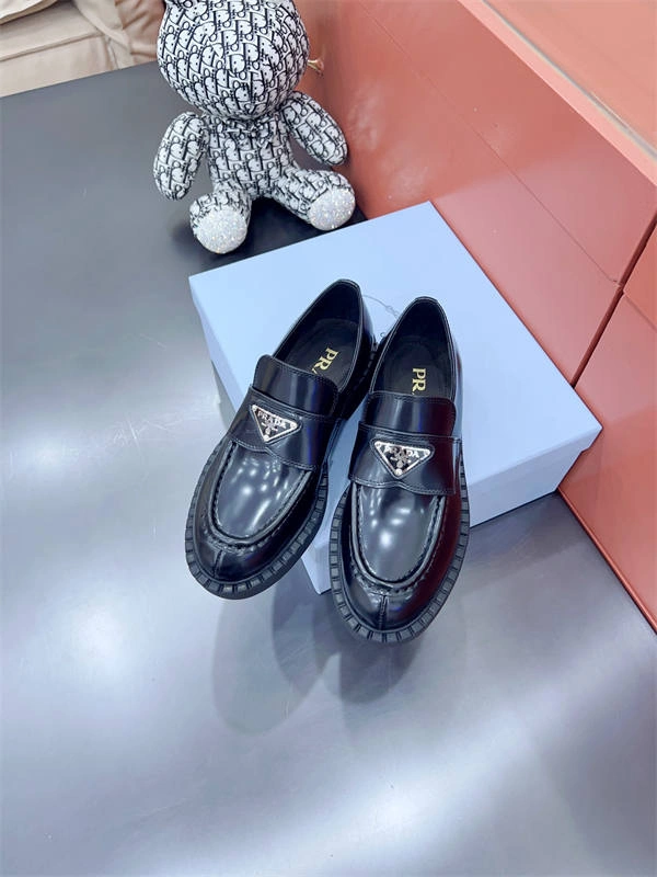 Resilient PRADA 3215