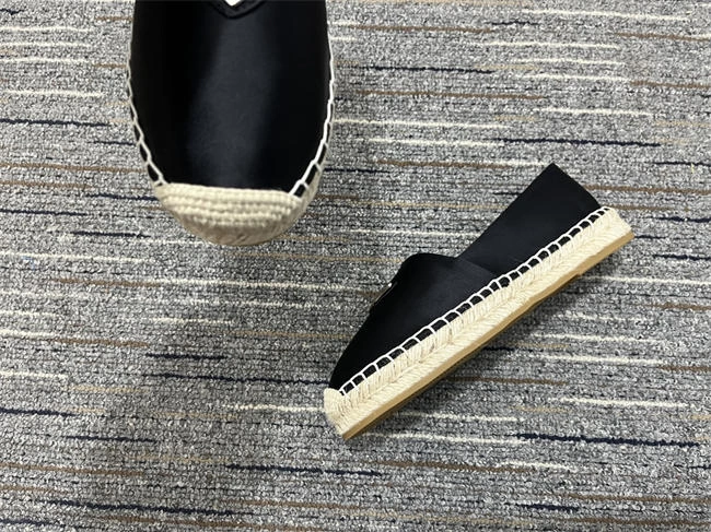 Durable Prada Leather Sneaker 3315